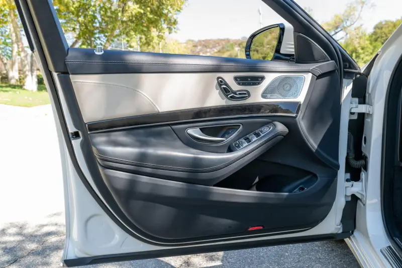 2018 Mercedes-Benz S560 photo 43
